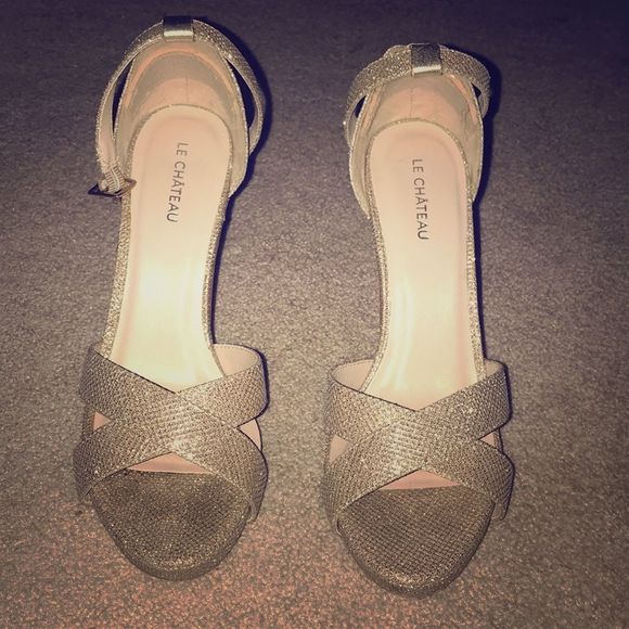 COPY - Le Chateau champagne gold sparkly heels - Picture 2 of 5